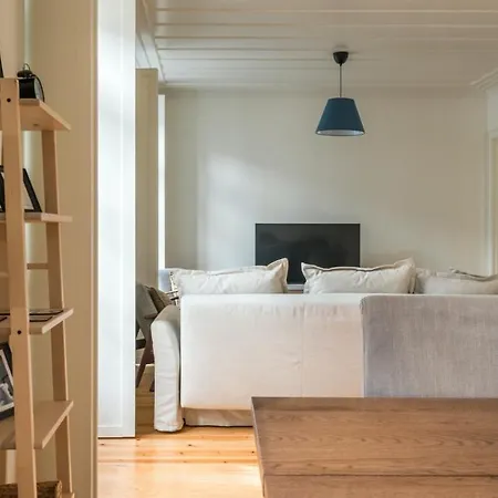 Plum Guide - Sunlight Streams Apartman Lisboa